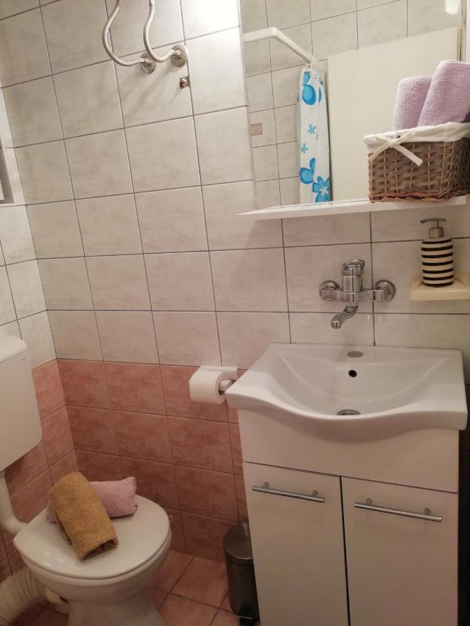 Apartman Komadina Hotel Макарска Екстериор снимка